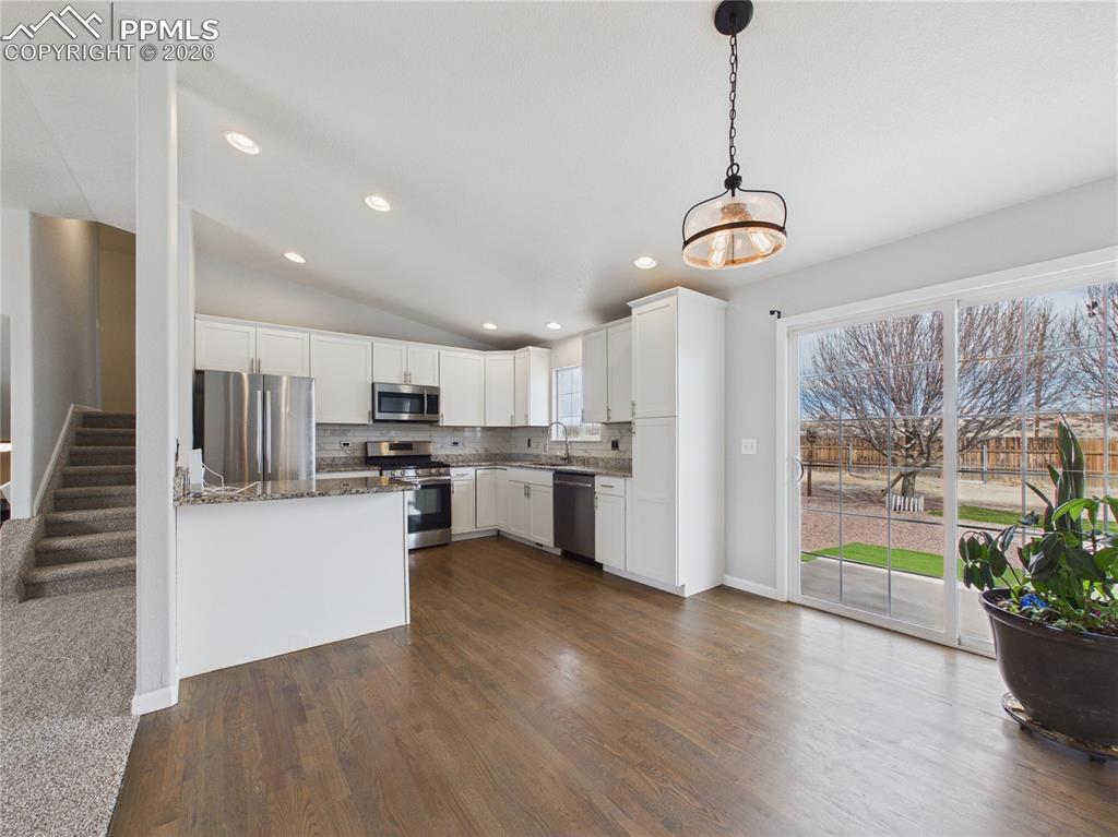 Image 7 of 46: Kitchen