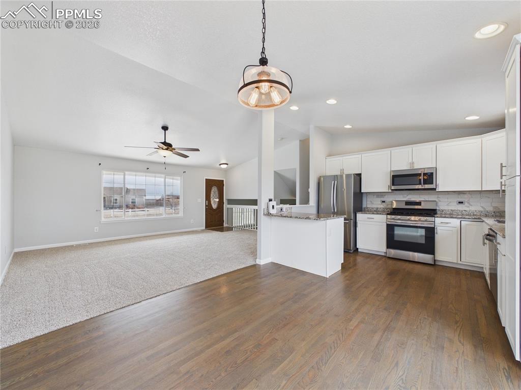 Image 8 of 46: Kitchen