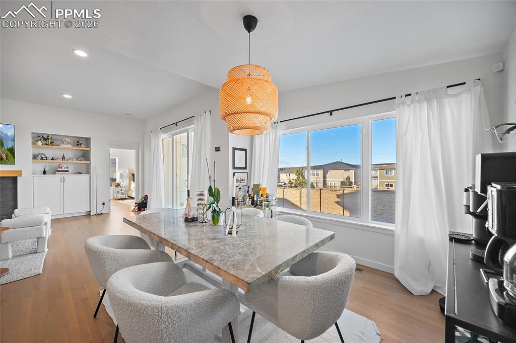 Image 15 of 43: Dining Area