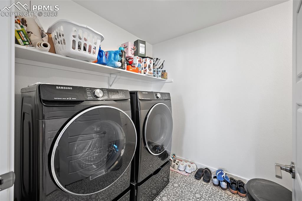 Image 29 of 43: Laundry