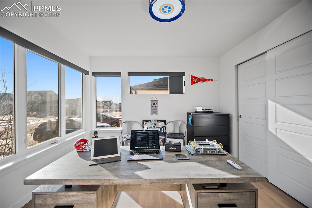 Image 7 of 43: Bedroom