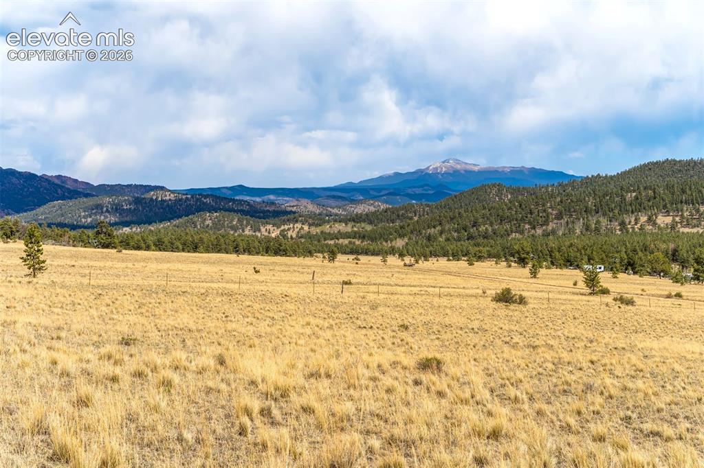 Image 2 of 29: Beautiful clear view of Pikes Peak