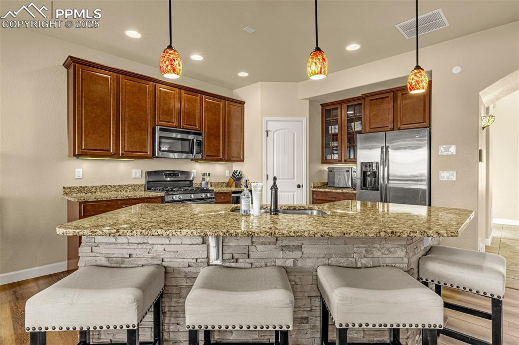 Image 10 of 38: Kitchen