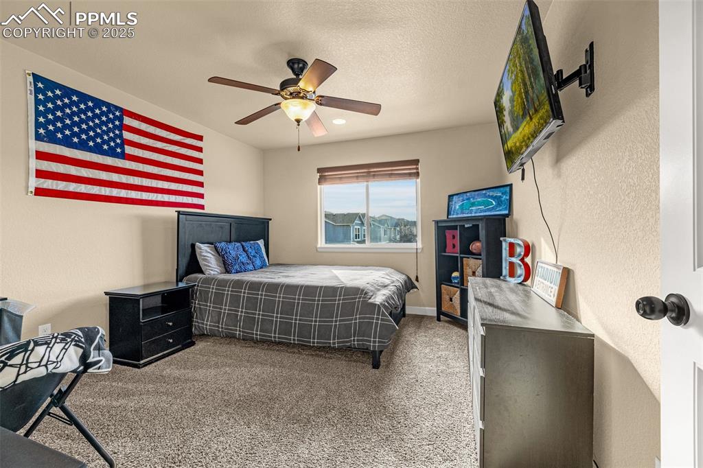 Image 26 of 38: Bedroom