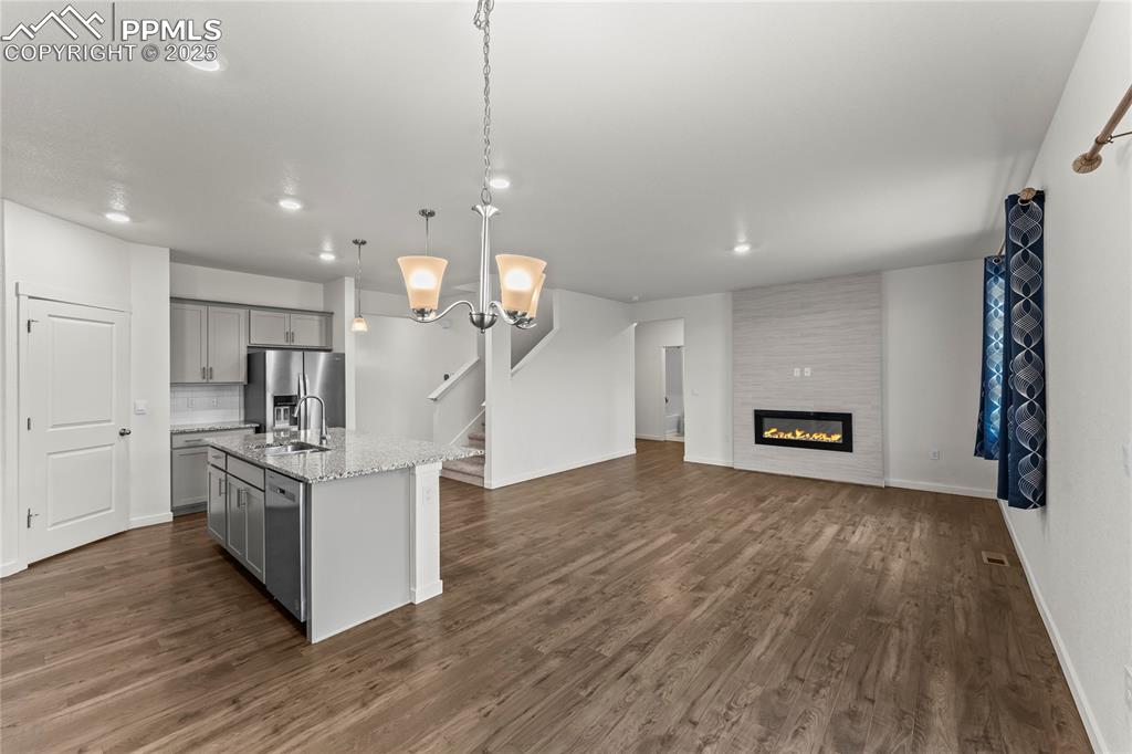 Image 10 of 44: Kitchen