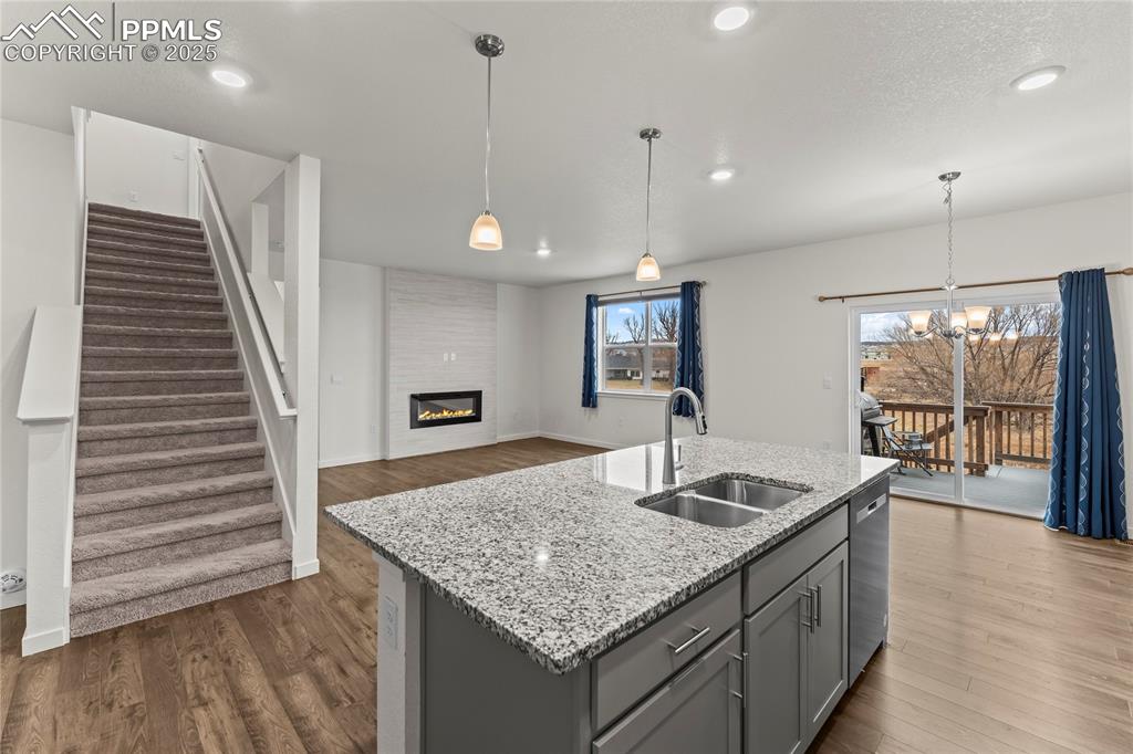 Image 11 of 44: Kitchen