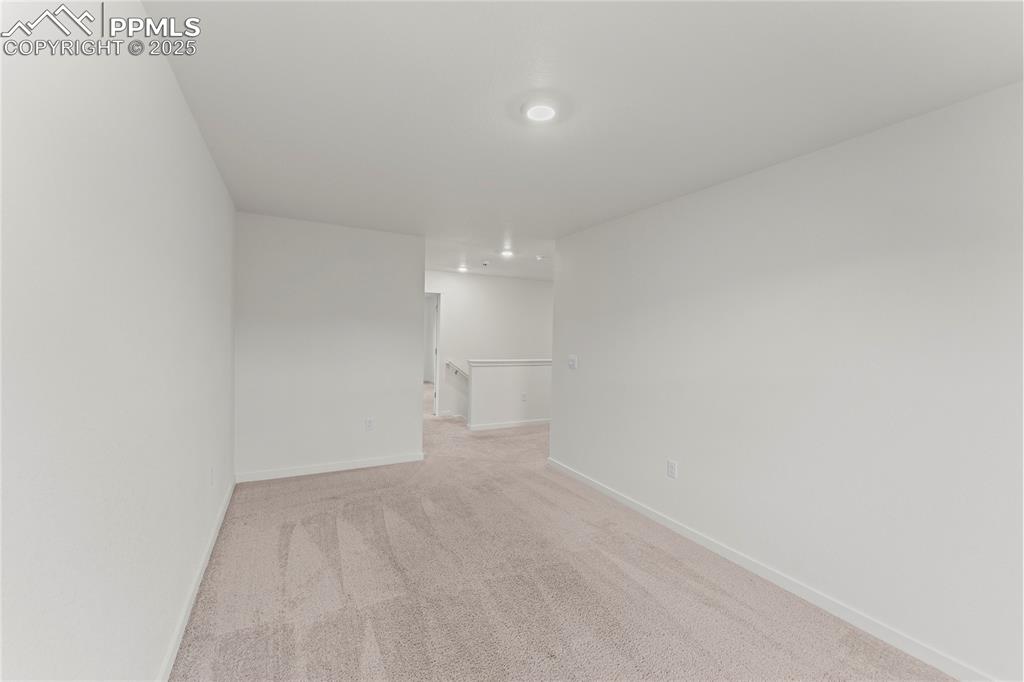 Image 18 of 44: loft 