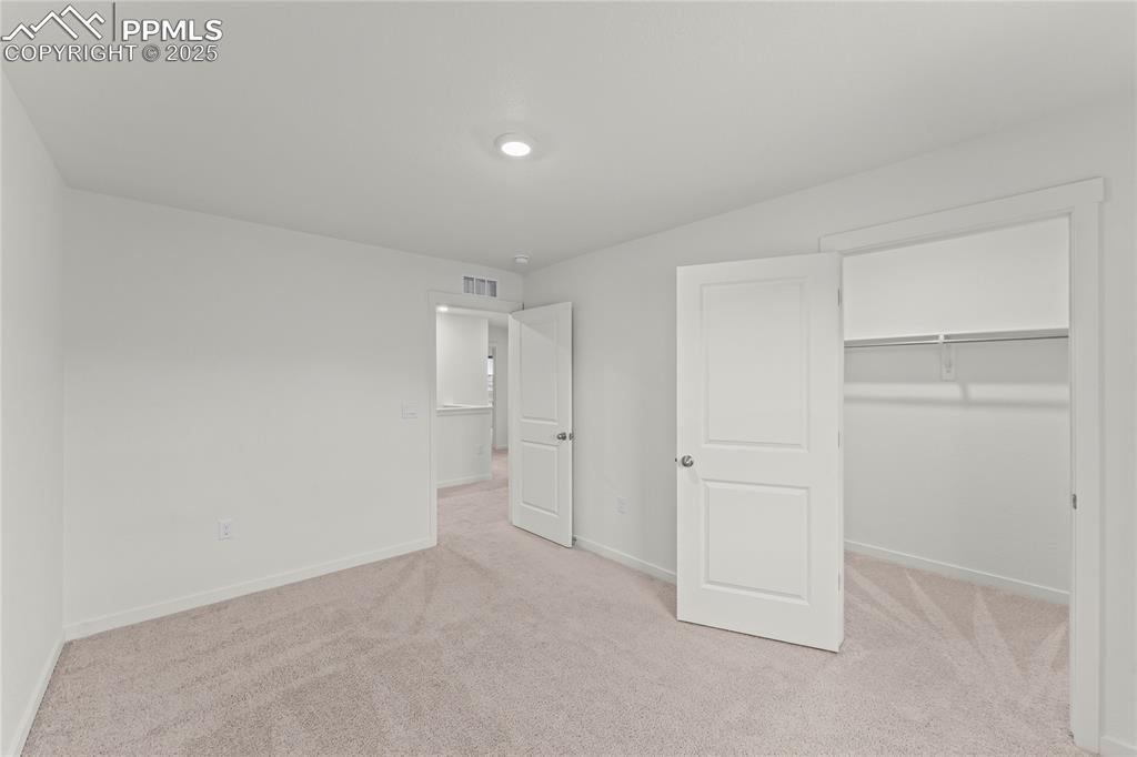 Image 28 of 44: bed 1