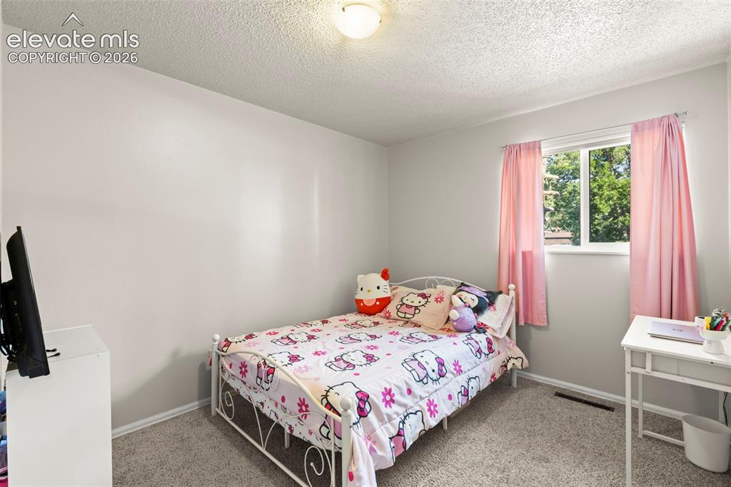 Image 15 of 30: Bedroom 3