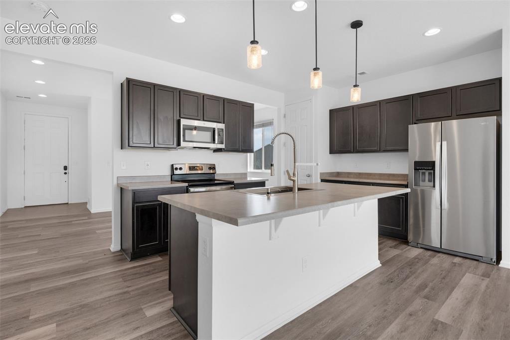 Image 11 of 36: Kitchen