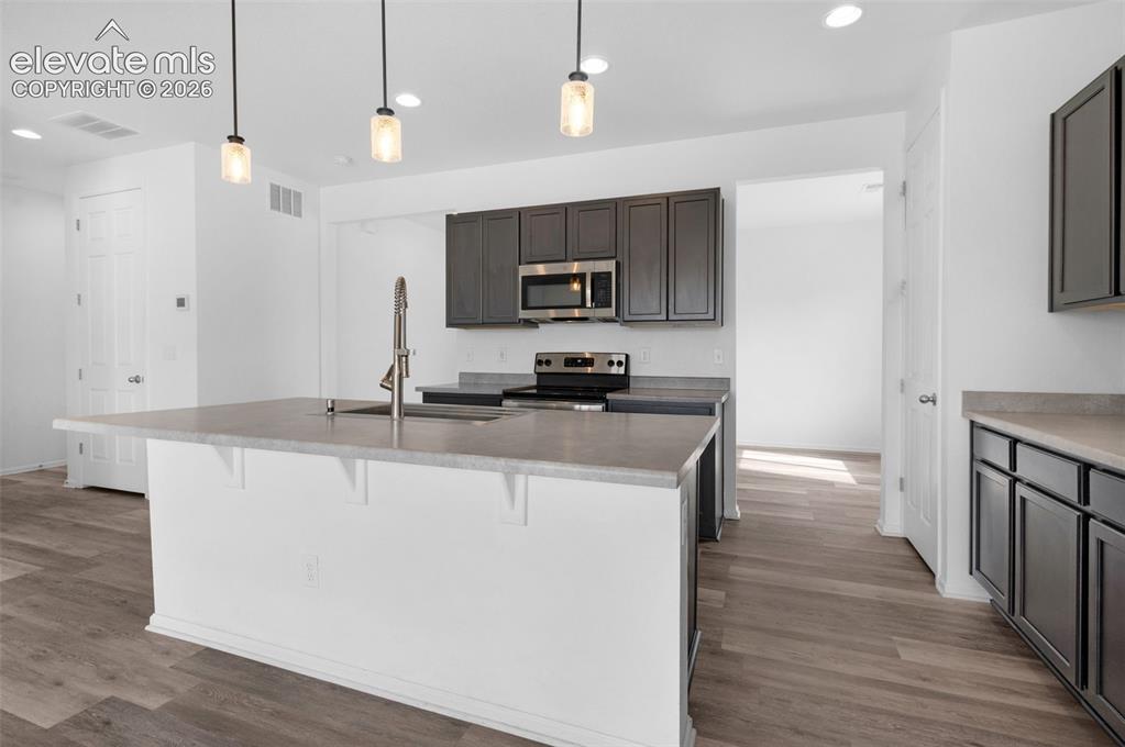 Image 12 of 36: Kitchen