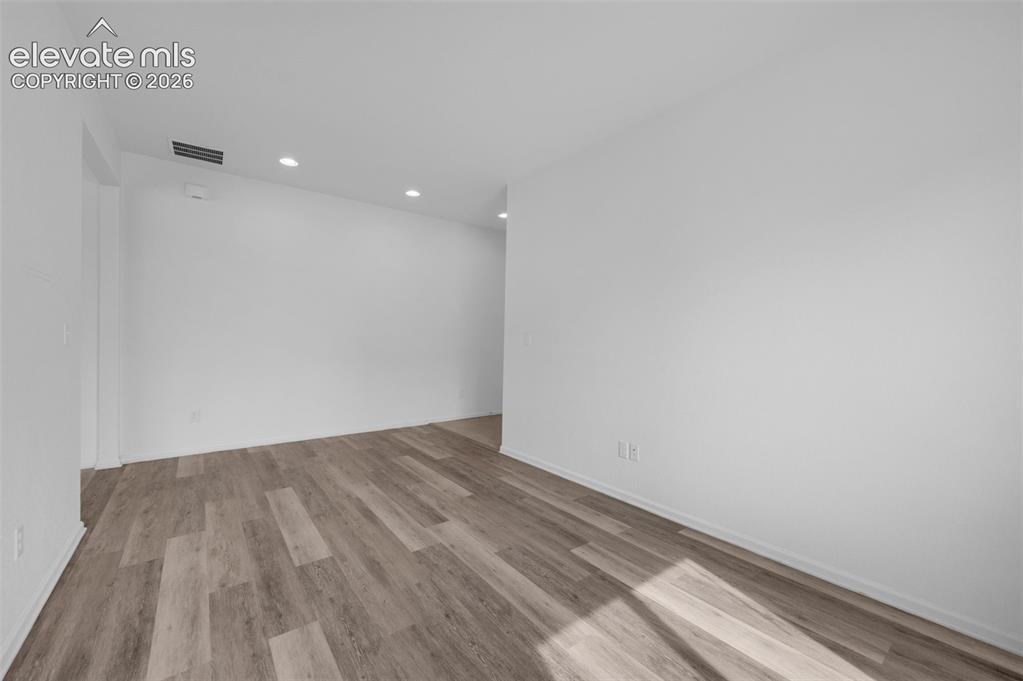 Image 5 of 36: Dining Room