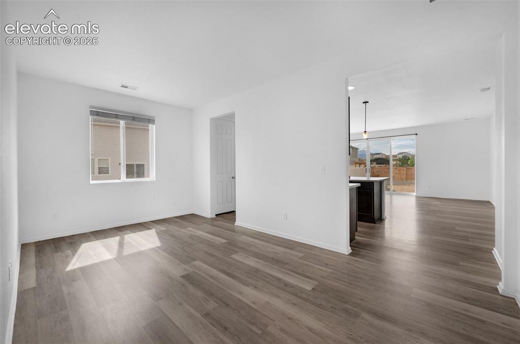 Image 6 of 36: Dining Room