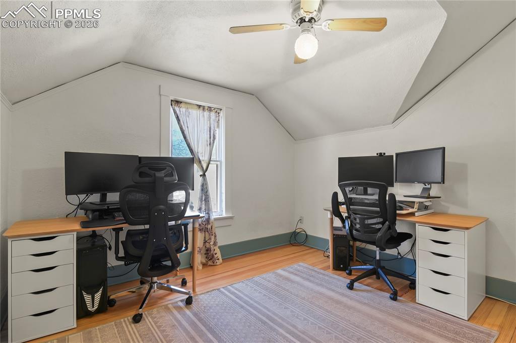 Image 22 of 37: Upper level bedroom