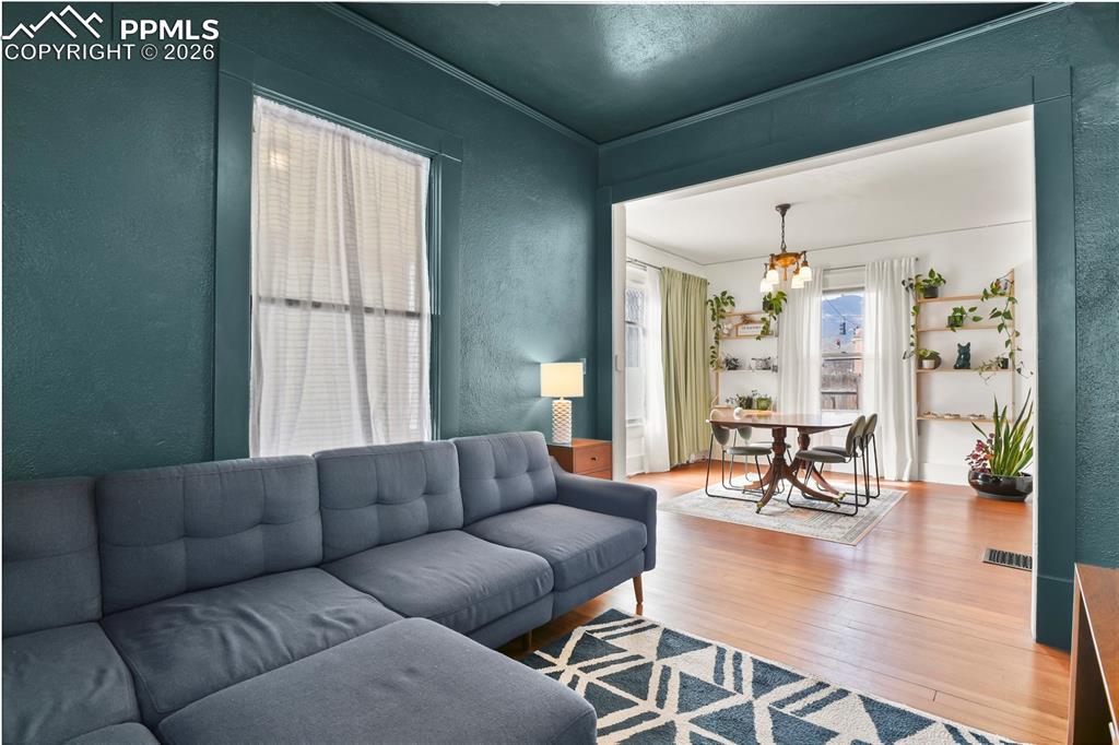 Image 4 of 37: Living Room