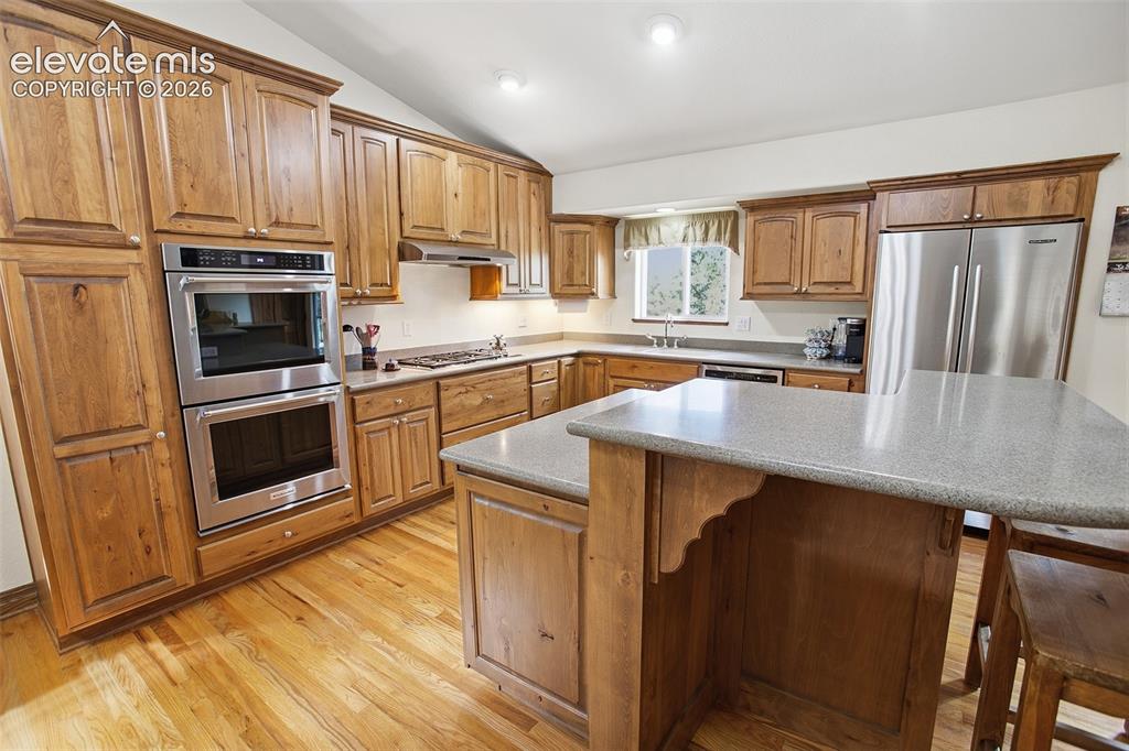 Image 10 of 29: Kitchen