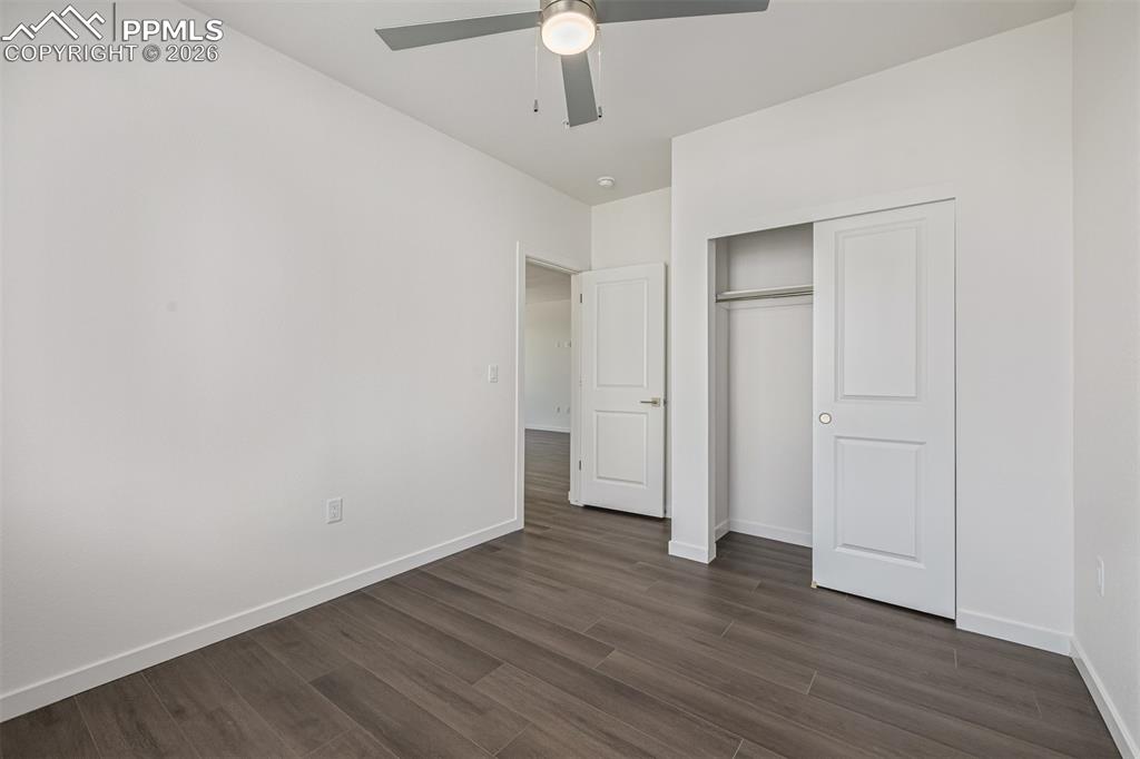 Image 18 of 22: Bedroom