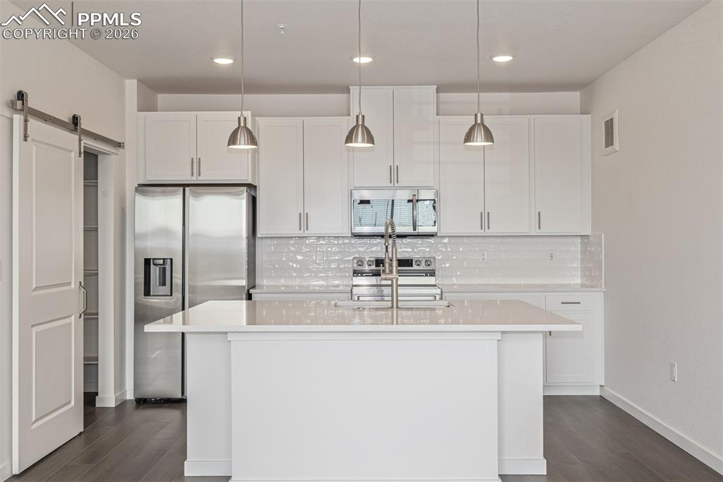 Image 4 of 22: Kitchen