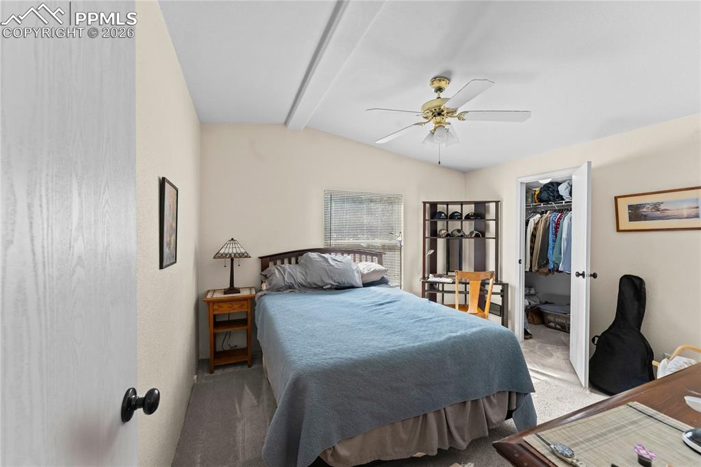 Image 23 of 36: Bedroom