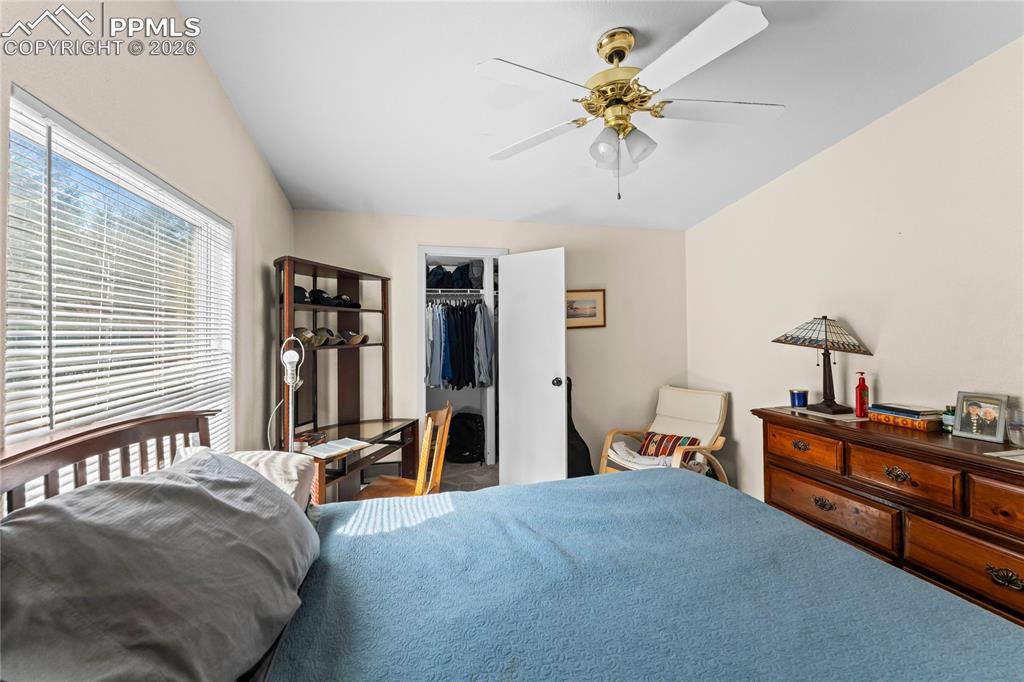 Image 24 of 36: Bedroom