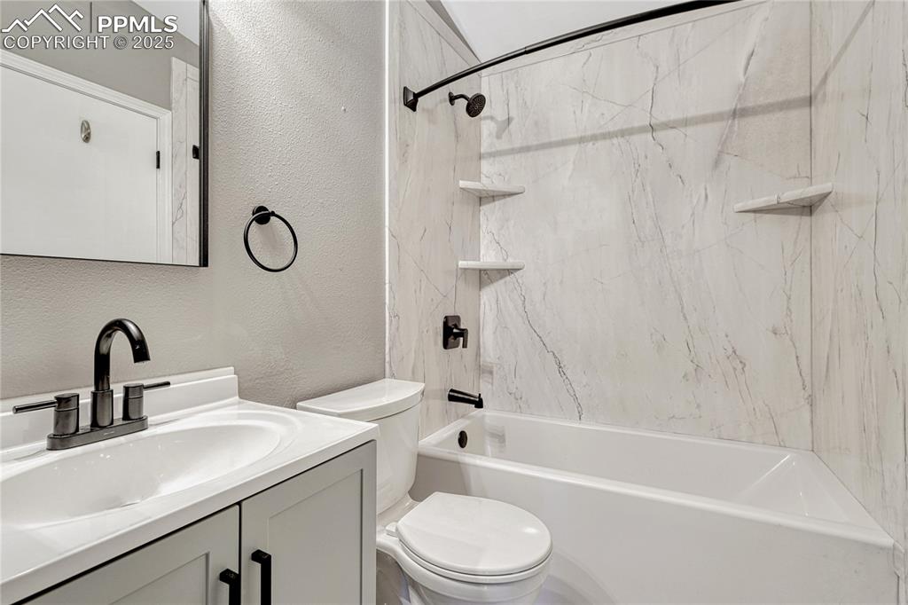 Image 23 of 50: New Bathroom