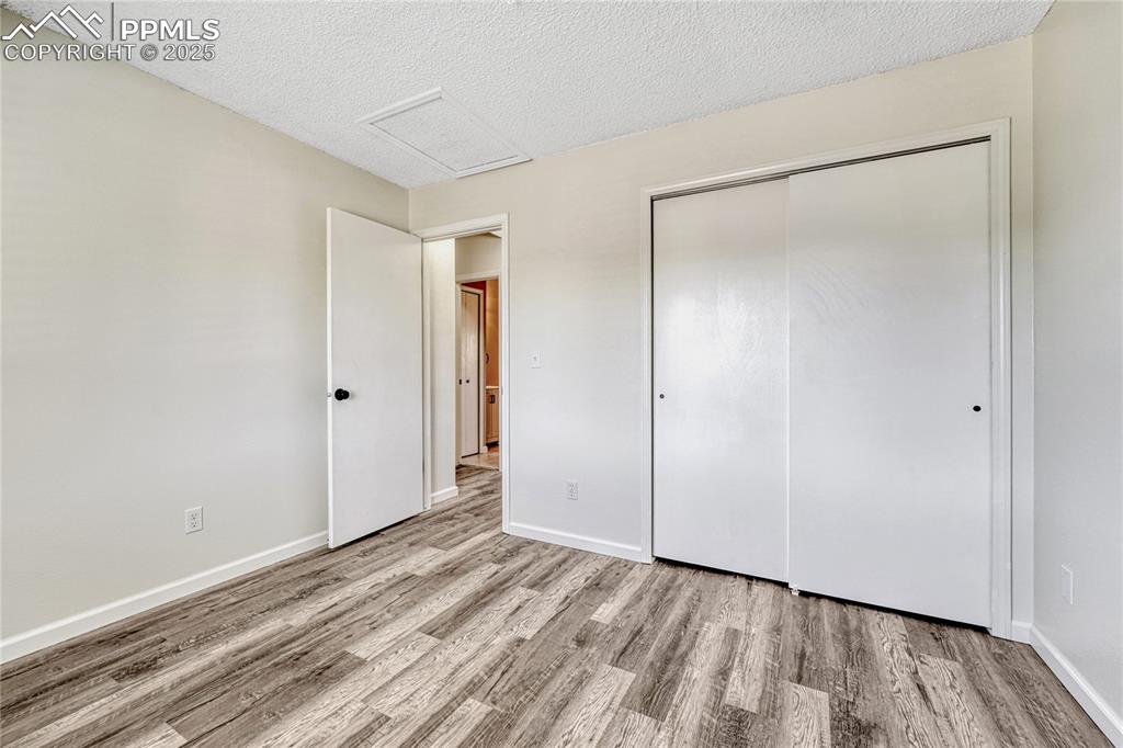 Image 28 of 50: Bedroom