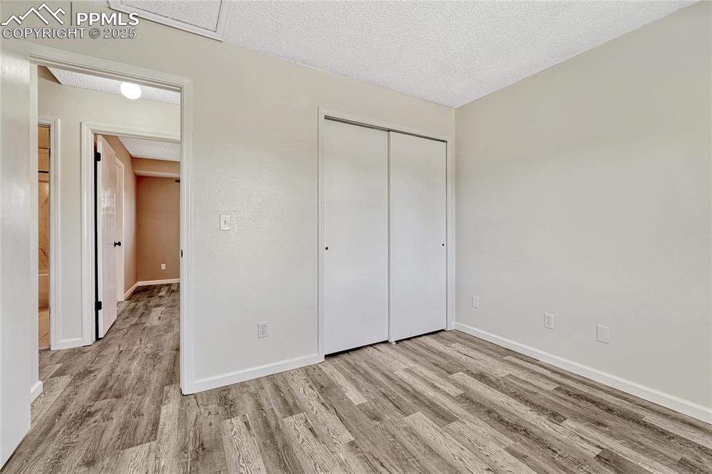 Image 29 of 50: Bedroom