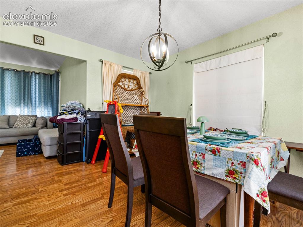 Image 10 of 44: Dining Area
