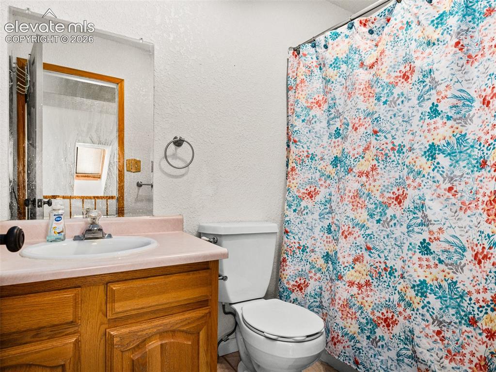 Image 15 of 44: Bathroom