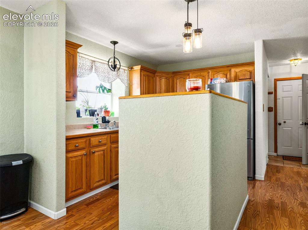 Image 5 of 44: Kitchen