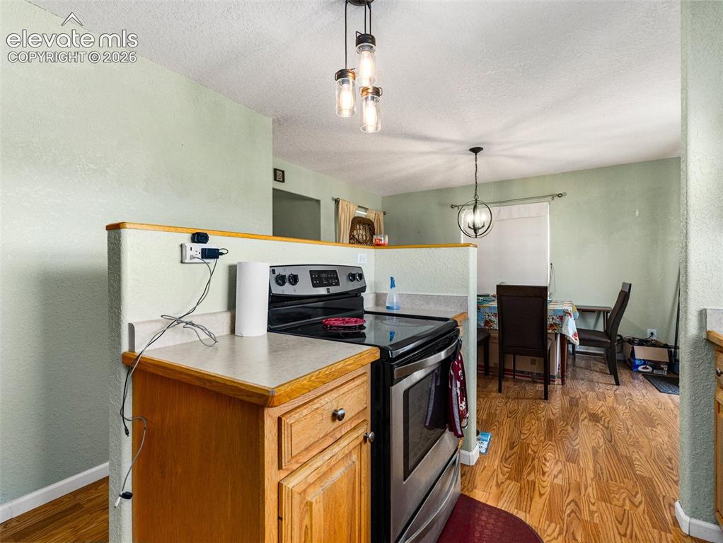 Image 8 of 44: Kitchen