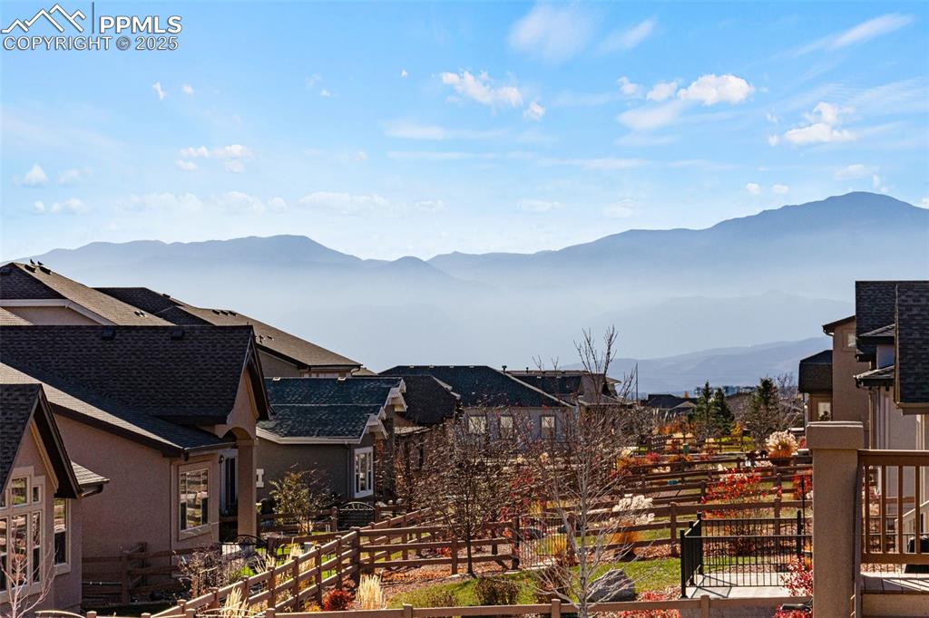 Image 23 of 45: Mountain view 