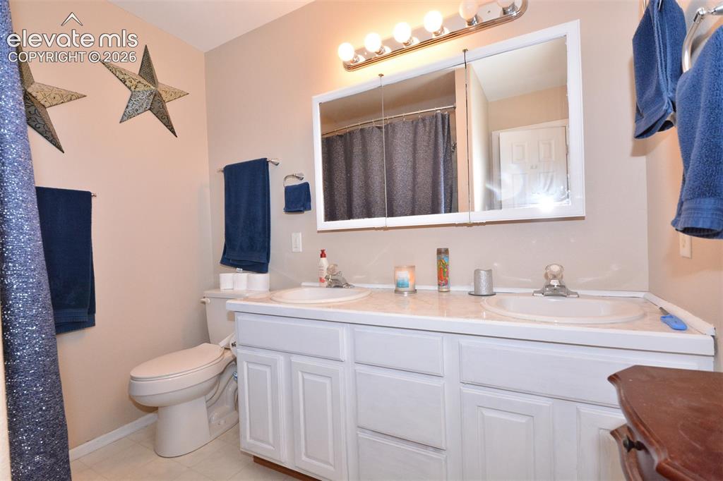 Image 16 of 24: Master Bedroom