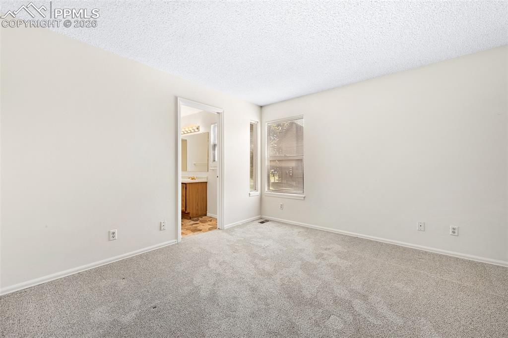 Image 11 of 20: Bedroom