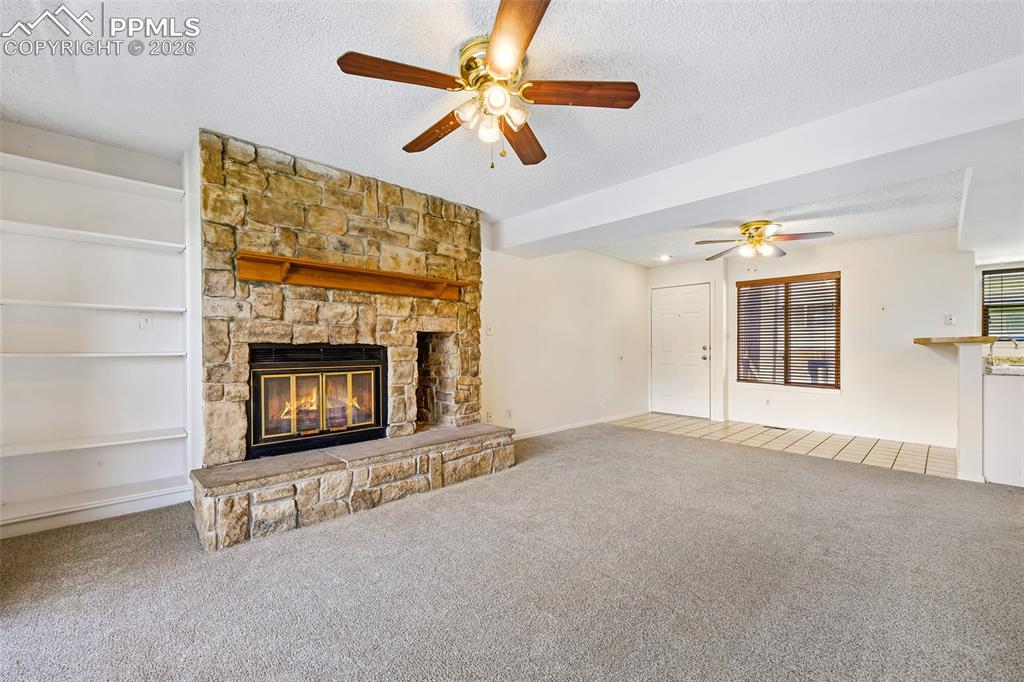 Image 6 of 20: Living Room