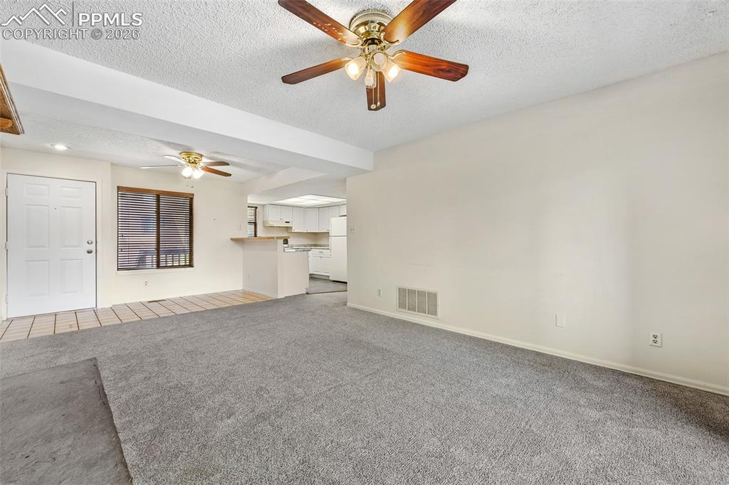 Image 7 of 20: Living Room
