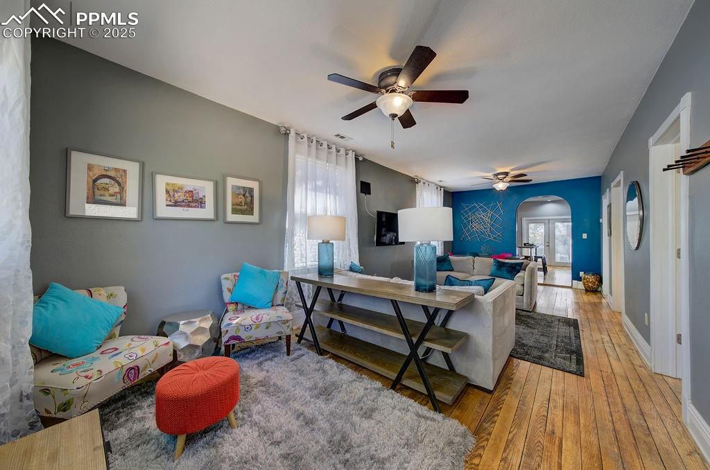 Image 10 of 27: Living Room