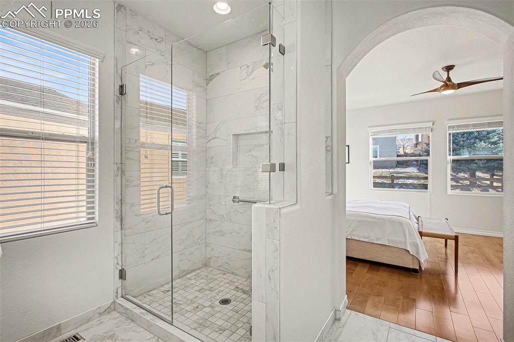 Image 27 of 45: Modern stand alone shower