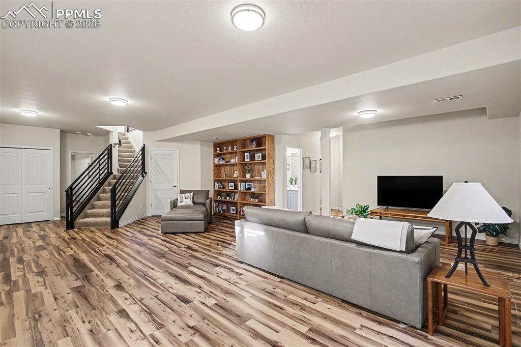 Image 31 of 45: Family Room