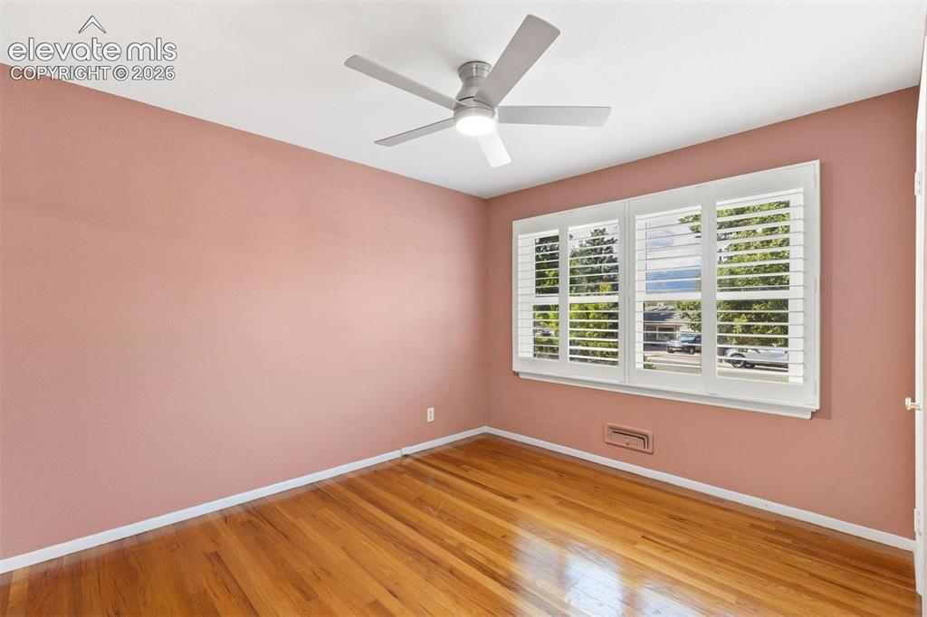 Image 14 of 29: Front bedroom