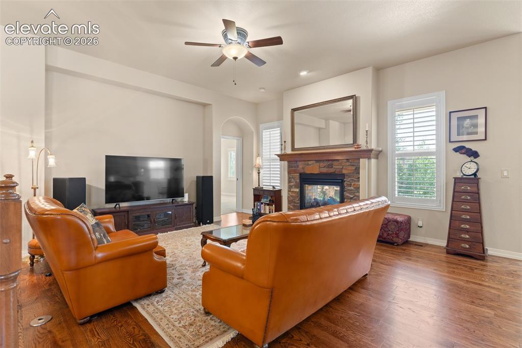 Image 11 of 45: Living Room