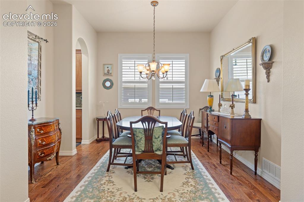 Image 17 of 46: Dining Room