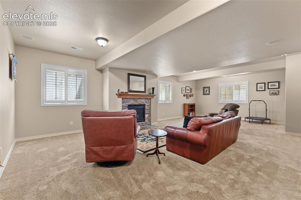Image 32 of 46: Family Room