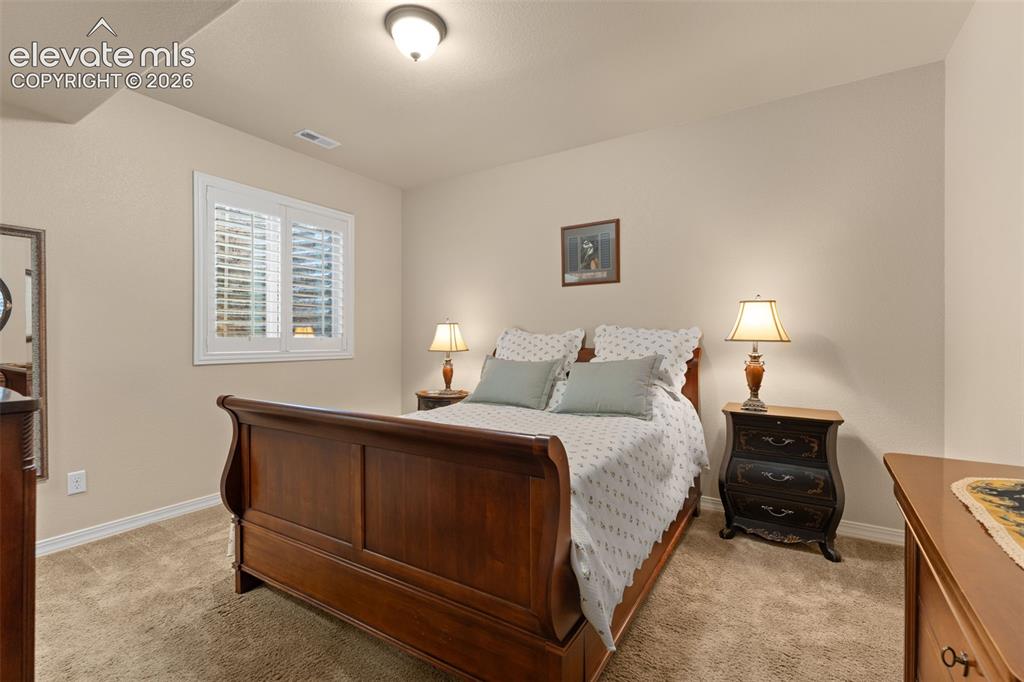 Image 34 of 46: Bedroom