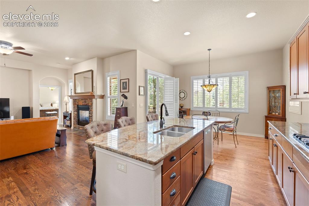 Image 9 of 46: Kitchen