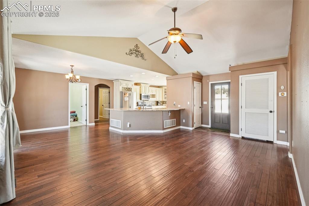 Image 10 of 50: Great Room