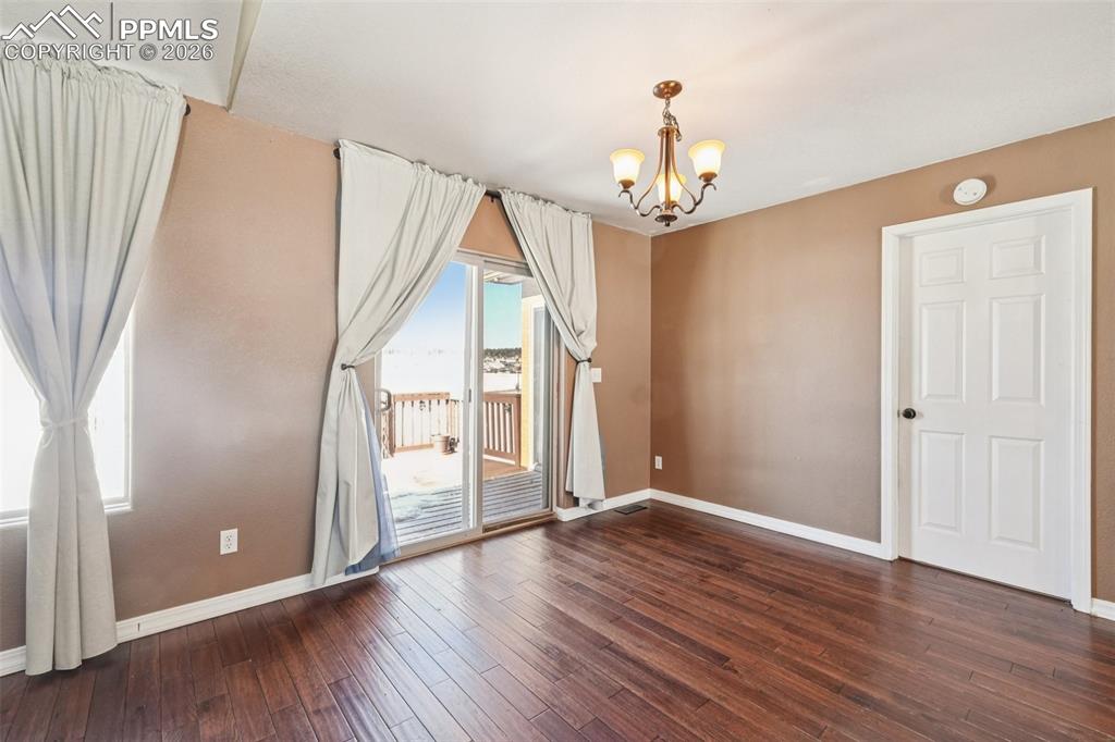 Image 6 of 50: Great Room