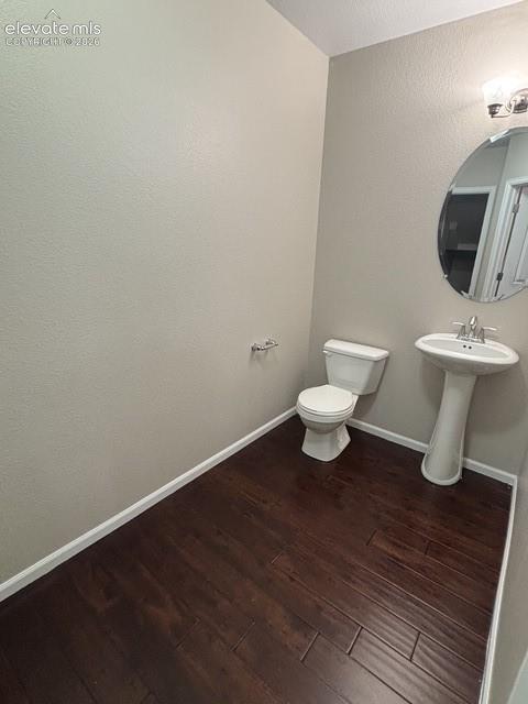 Image 8 of 22: 1/2 powder room on main