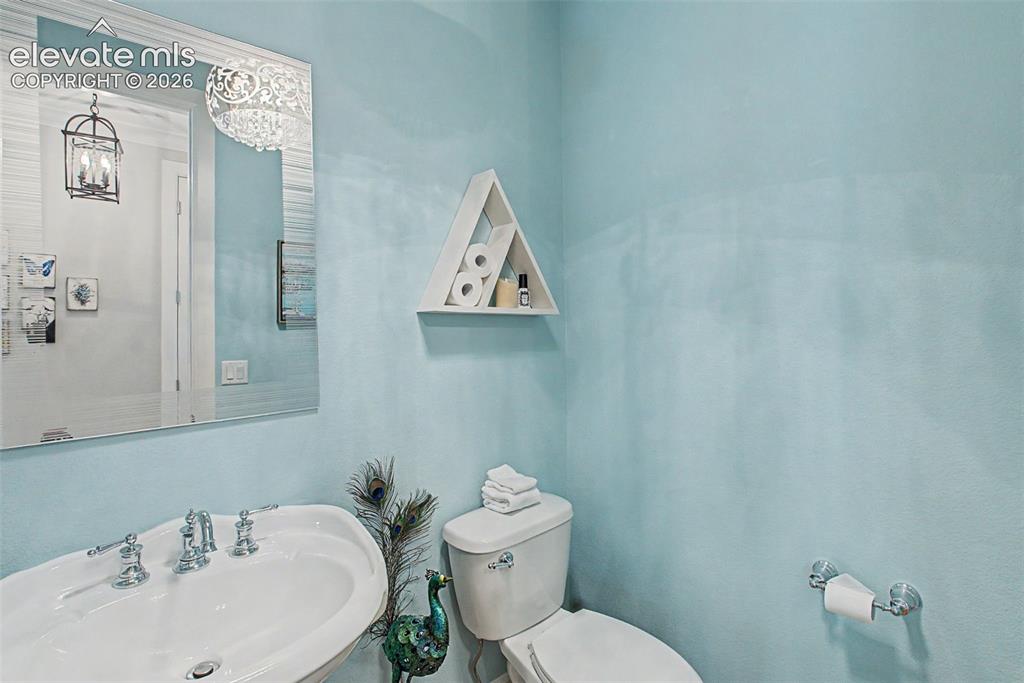 Image 14 of 38: Bathroom