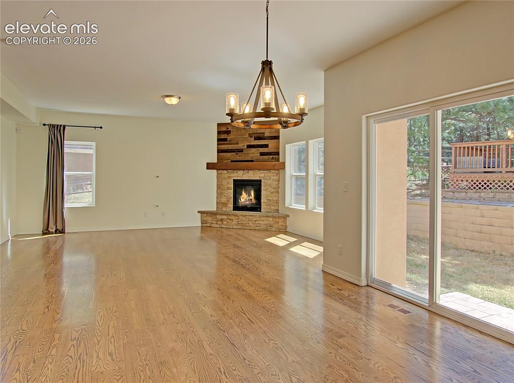 Image 14 of 44: Living Room